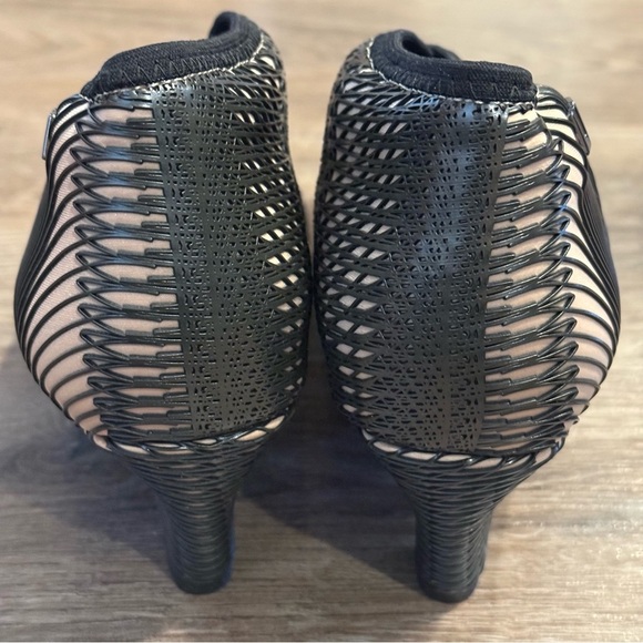 United Nude Black & Nude Heel Bootie Size 39/8.5 - Picture 6 of 9